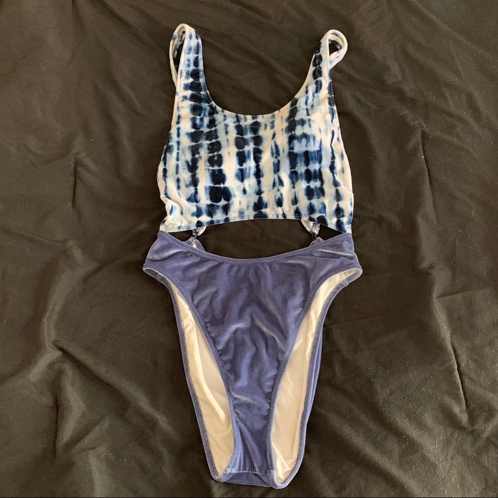 ✨Velour✨ one piece bathing suit - VS pink